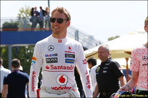 Баттон не согласен с критикой McLaren со стороны Хэмилтона